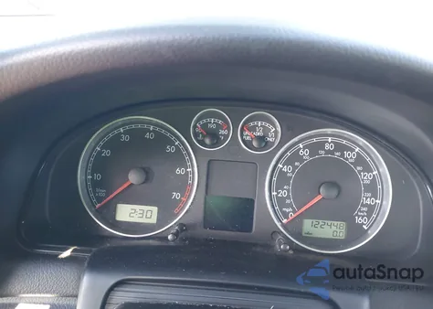 2001 Volkswagen Passat Glx из США, поврежденный, VIN WVWTH63B11P276847